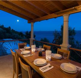 2 bedroom villa with pool and sea views in Bol, Brač Island, sleeps 4